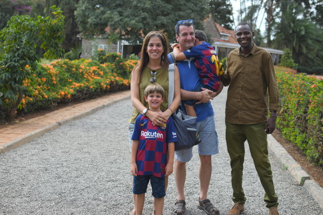 En casa de Karen Blixer en Nairobi con Lázaro. Por Cristina