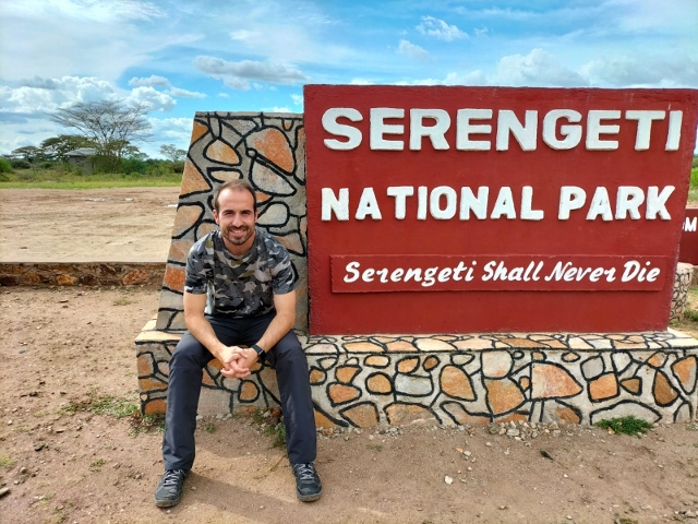 Ignasi en Serengeti. Por Cristina