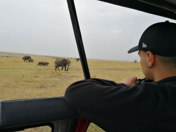 Viendo elefantes en Masai Mara. Por Samanta