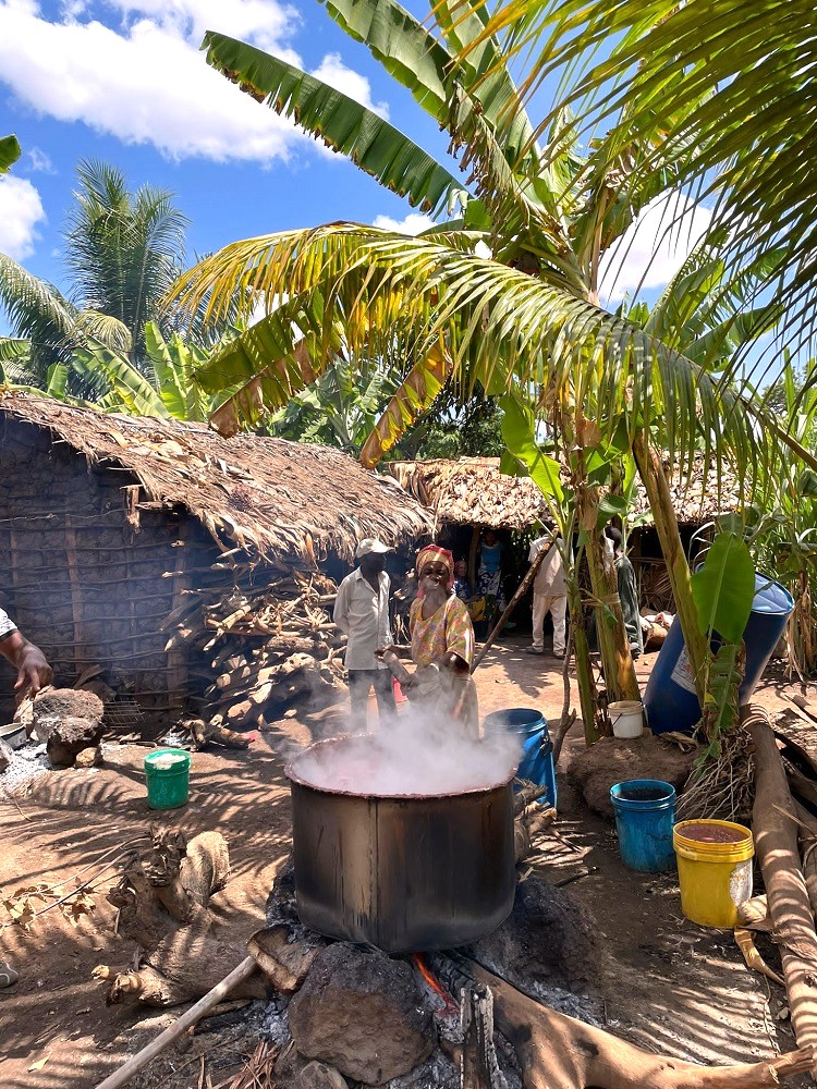 Cocinando en Mto Wa Mbu. Por Amaia